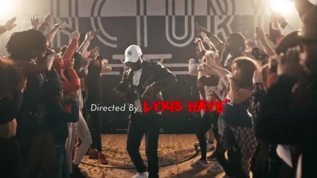 El par de Nike Air Jordan 3 en el clip Comme dab de Section Pull Up
