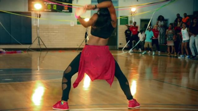 Sneakers New Balance 574 Perforated Goes All Red in the clip Watch Me (Whip / Nae Nae) Silentó