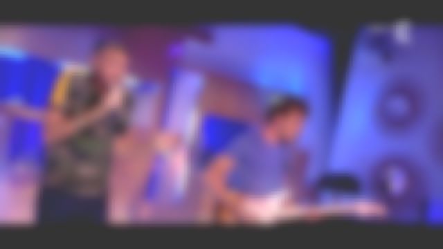 The polo camouflage Valentino, Christophe Willem, guest of the musical show C to you of September 29, 2017