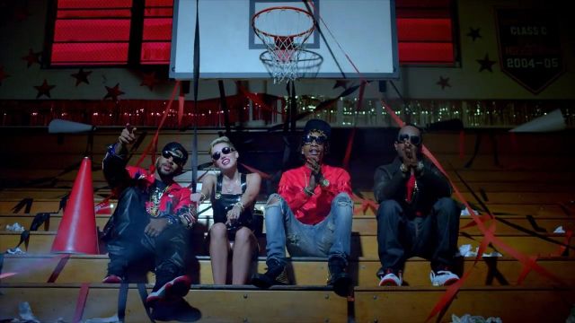 Sneakers Air Jordan XI Bred GS in the clip 23 Mike WiLL Made-It