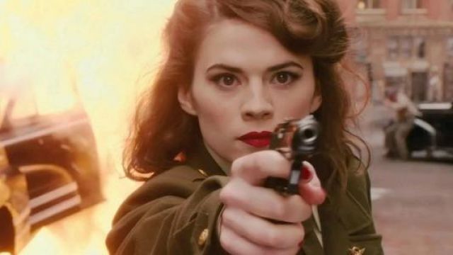 klassisk Republik Pick up blade The Red lipstick Peggy Carter (Hayley Atwell) in Captain America and Agent  Carter | Spotern