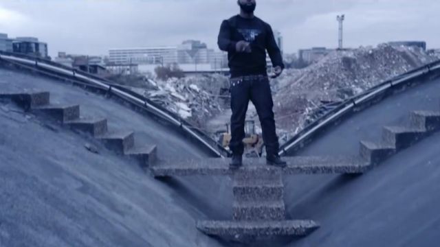 Boots Timberland of Kaaris in her video clip Black Gold