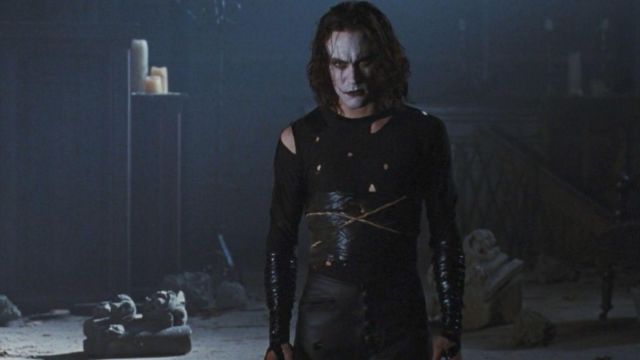 The costume worn by Eric Draven (Brandon Lee) in the movie the Crow |  Spotern