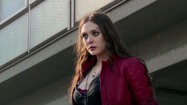The collar of Wanda Maximoff (Elizabeth Olsen) in The Avengers 2