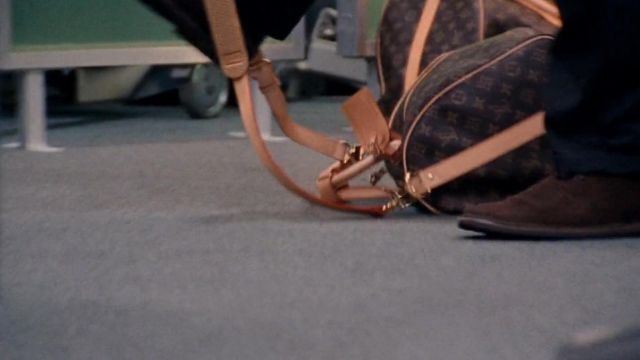 The travel bag Louis Vuitton in The Newsroom