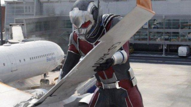 Estatuilla articulée 30 cm d'Ant-Man (Capitán América : Guerra Civil)