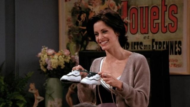 Elektrisk Galaxy skandale Nike shoes baby of Monica Geller (Courtney Cox) in Friends (S02E02) |  Spotern