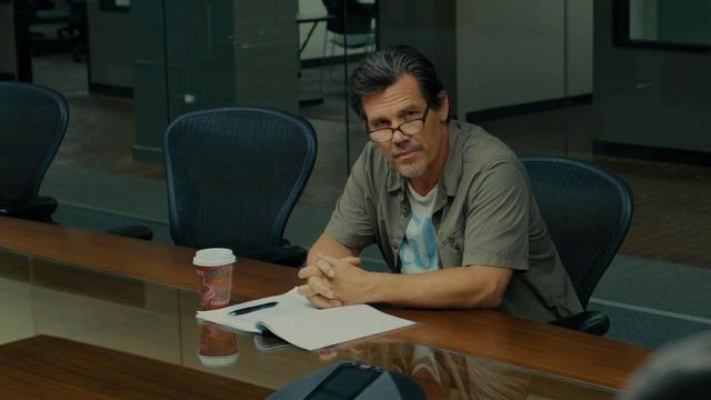 Chairs Aeron in the meeting room of the CIA in Sicario