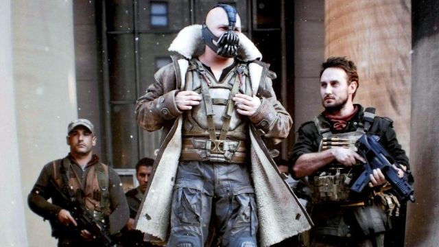 Le manteau de Bane (Tom Hardy) dans The Dark Knight Rises