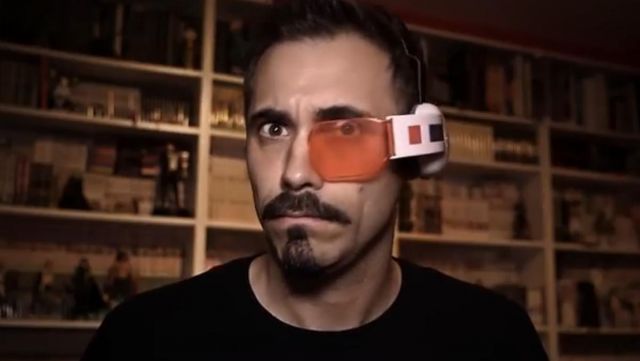 Glasses Bandage (Kevin Lepape) in Noob S06E09