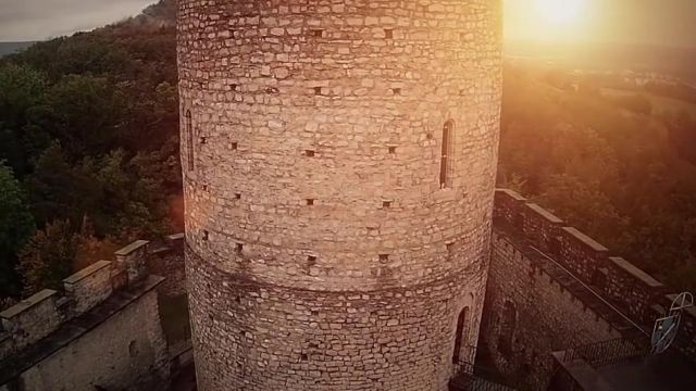 The Castle of Fallavier, Prison Kanderal of Gaea in Noob season 7