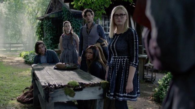 Dress Topshop Alice Quinn (Olivia Taylor Dudley) in The Magicians S02E01