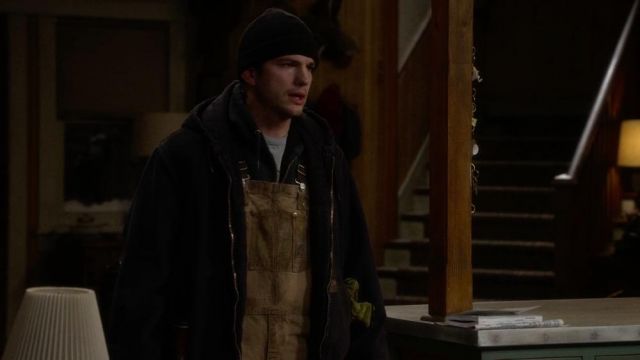 Bib Carhartt Colt Bennett (Ashton Kutcher) in The Ranch S02E06