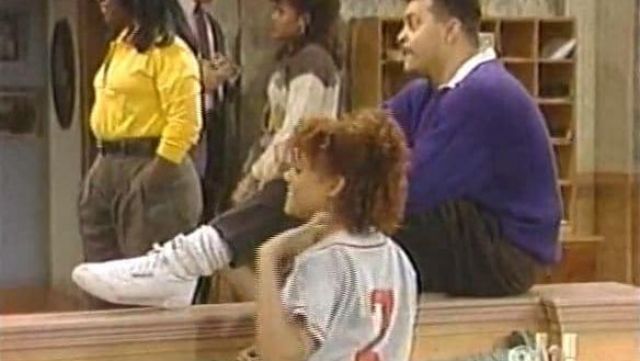 The pair of Reebok classic "Freestyle Hi" in A different world S02E17