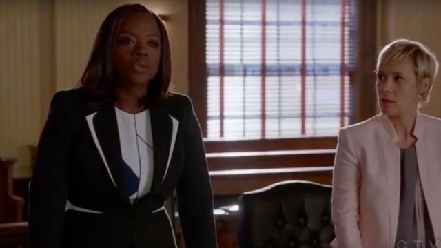 The Blazer Escada of Annalise Keating (Viola Davis) in How to get away with a murderer S04E01