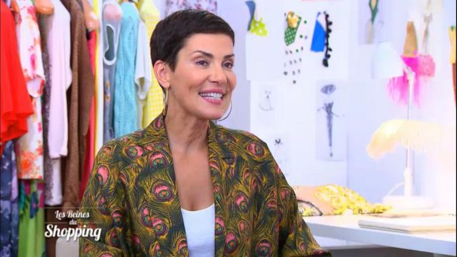 La chemise plume de paon de Cristina Cordula dans Les reines du shopping du 02/10/2017