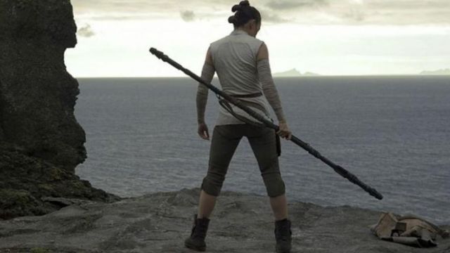 Sidebag of Rey (Daisy Ridley) as seen in Star Wars VIII: The Last Jedi