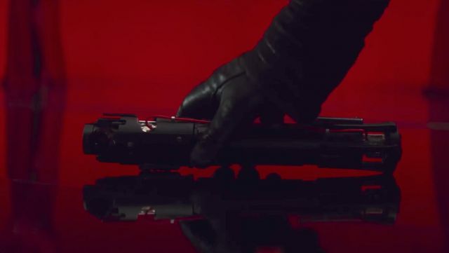 The replica of the lightsaber of Kylo Ren (Adam Driver) in Star Wars VIII : The last Jedi