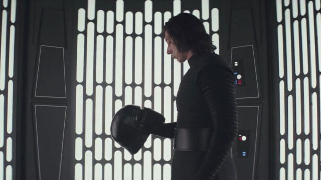 Le casque de Kylo Ren (Adam Driver) dans Star Wars VIII : Les derniers Jedi