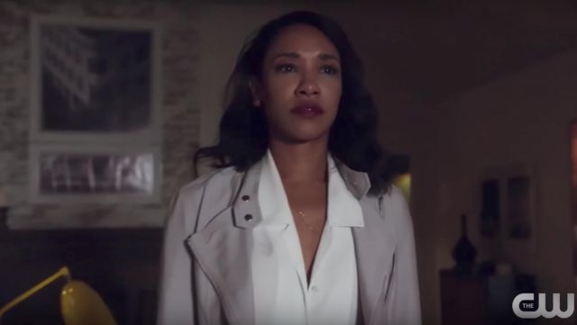 The leather jacket grey Club Monaco, Iris West (Candice Patton) in The Flash S04E01