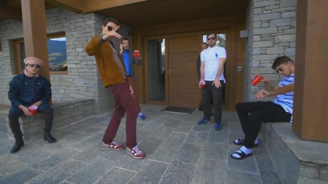 The pair of New Balance 580 retro Yro aka Charles Viscount in the clip Dom Perignon Columbine