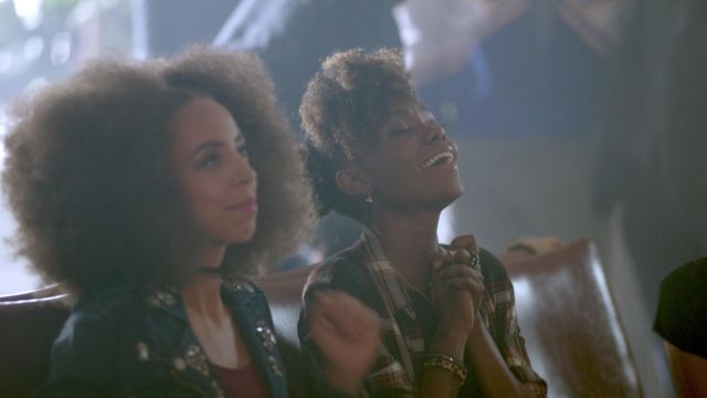 The leather strap and leopard Josie McCoy (Ashleigh Murray) in Riverdale S02E01