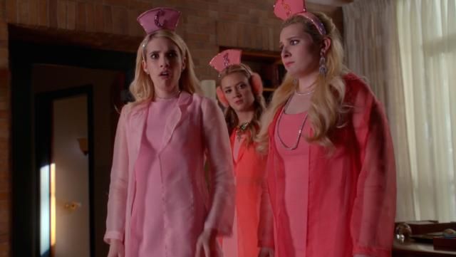 The authentic pink set (jacket + dress) Chanel Oberlin (Emma Roberts) in Scream Queens S02E10