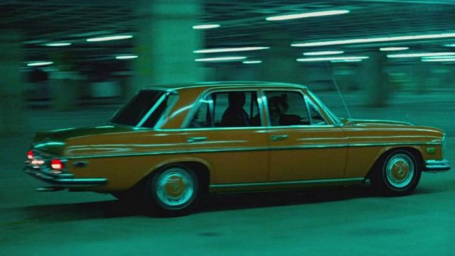 The Mercedes-Benz 280 S W108 orange 1970 in The Driver