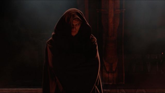 La tunique noire de Anakin Skywalker (Hayden Christensen) dans Star Wars, épisode III : La Revanche des Sith