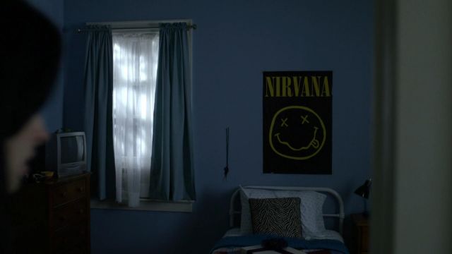 The post Nirvana seen in the child's bedroom of Jessica Jones (Krysten Ritter) in Marvel's Jessica Jones S01E08