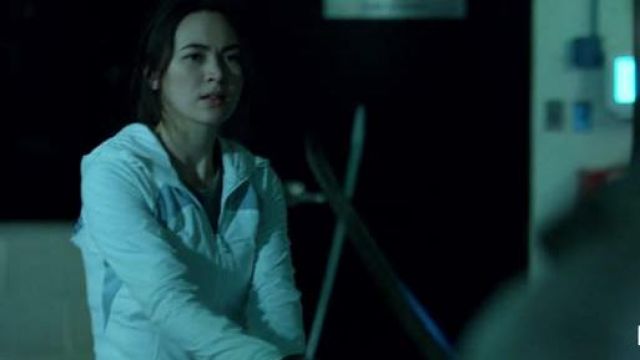 Le gilet blanc de Colleen Wing (Jessica Henwick) dans Marvel's The Defenders S01E08