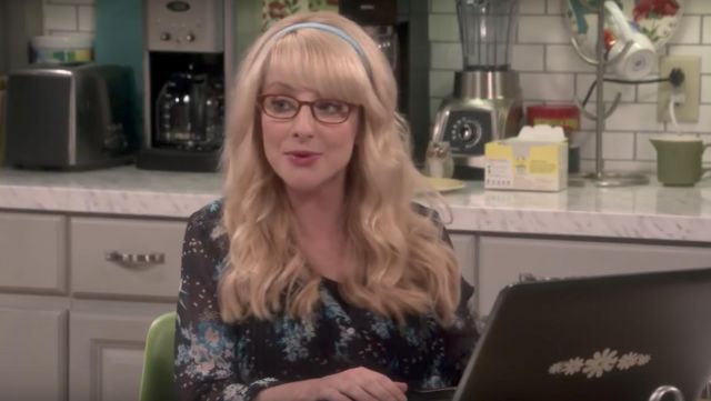 The blouse with flowers A Pea in the Pod Bernadette Rostenkowski (Melissa Rauch) The Big Bang Theory S11E05