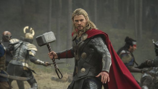 The replica of the hammer of Thor (Chris Hemsworth) in Thor : the dark world, The