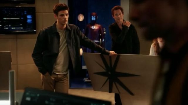 Jacket denim H&M Barry Allen (Grant Gustin) in The Flash S04E03