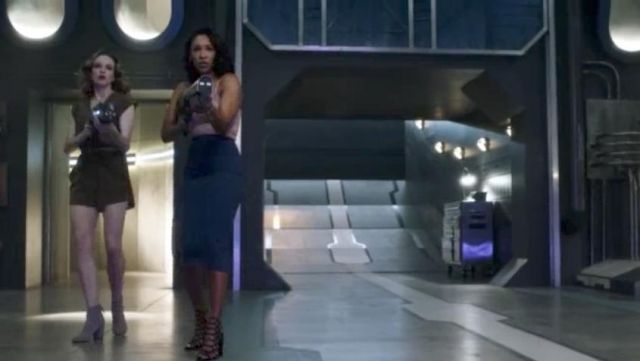 The heeled sandals black Schutz Iris West (Candice Patton) in The Flash S04E02