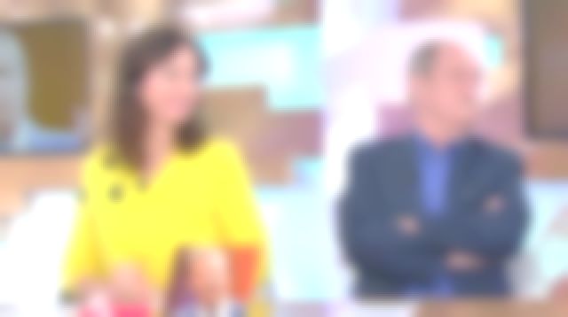 Le pull en cachemire jaune de Marion Ruggieri dans C à vous du 14/09/2017