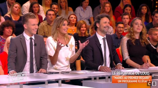 The sweater with a star of Caroline Ithurbide in This is that the television in the 19/10/2017