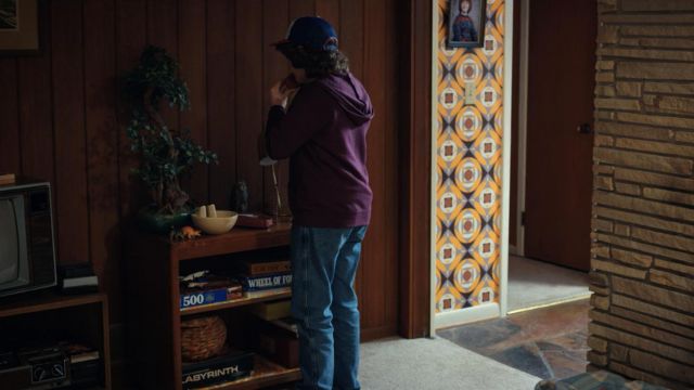 The Board Game Wheel Of Fortune Wheel Of Fortune Dustin Henderson Gaten Matarazzo In Stranger Things S02e05 Spotern