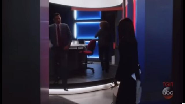 Le blaser évasé blanc et noir d'Olivia Pope (Kerry Washington) dans Scandal S07E05