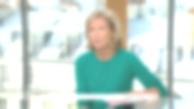Le pull en cachemire de Claire Chazal dans Entrée libre du 03/11/2017