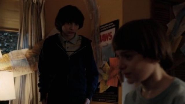 Le poster du film "Les dents de la mer" dans la chambre de Will Byers (Noah Schnapp) dans Stranger Things S02E05