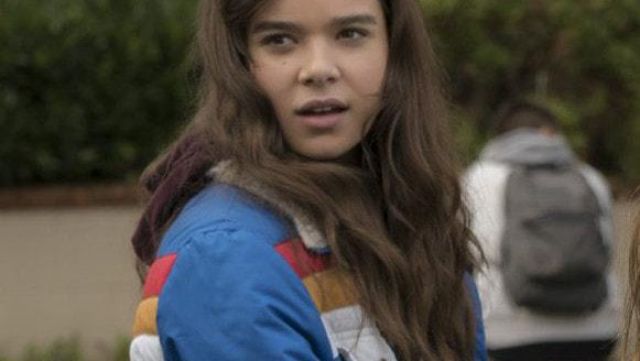 Jacket blue vintage Nadine Franklin (Hailee Steinfeld) in The Edge of Seventeen