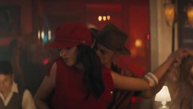 The cap Brighton red Camila Cabello in Havana | Spotern