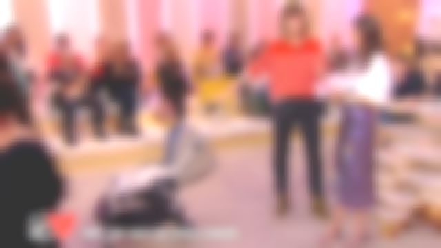 The shoes are silver of Janane Boudili in I love you's etc 09/11/2017