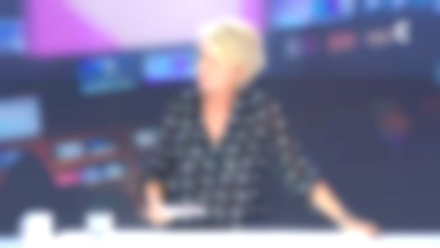 La blouse imprimée de Sophie Davant dans C'est au programme du 10/11/2017