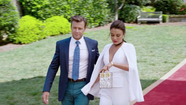The white jumpsuit Flores (Nathalie Kelley) in Dynasty | Spotern
