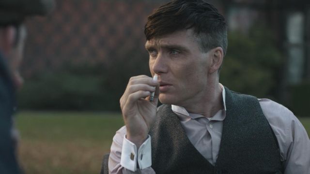 The shirt style 20 years of Thomas Shelby (Cillian Murphy) in Peaky ...