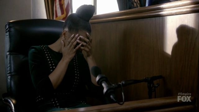 El vestido verde oscuro de Pierre Belmain de Tiana Brown (Serayah McNeill) en Empire S04E06