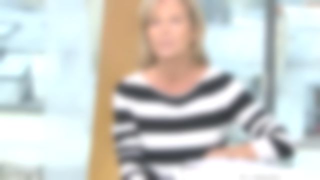 The sweater with black and white stripes of Claire Chazal in free Entry to the 25/10/2017