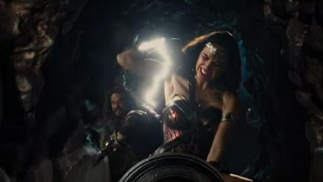 Wonder Woman (Gal Gadot) de l'Armure Complète comme on le voit dans la Justice League